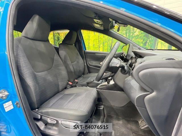 Toyota YARIS 2022-04 8662675-7