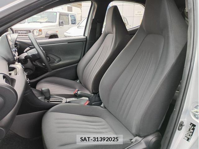 Toyota YARIS 2021-08 8662677-10