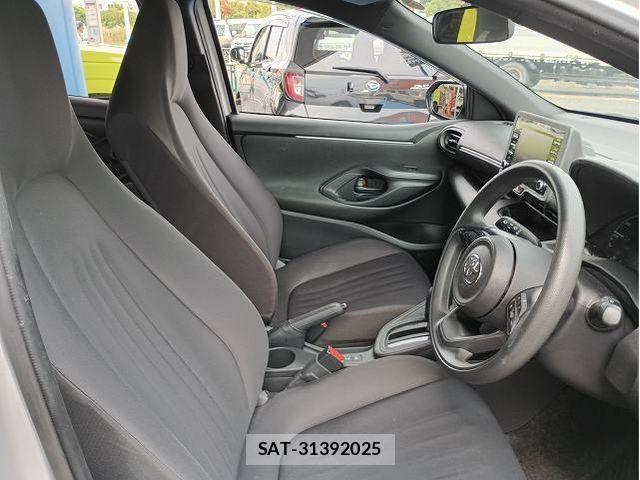 Toyota YARIS 2021-08 8662677-12