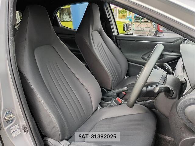 Toyota YARIS 2021-08 8662677-13