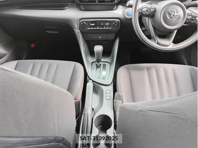 Toyota YARIS 2021-08 8662677-16