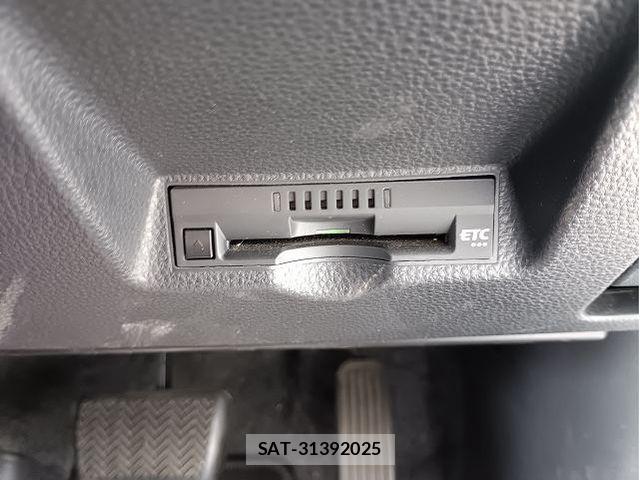 Toyota YARIS 2021-08 8662677-28