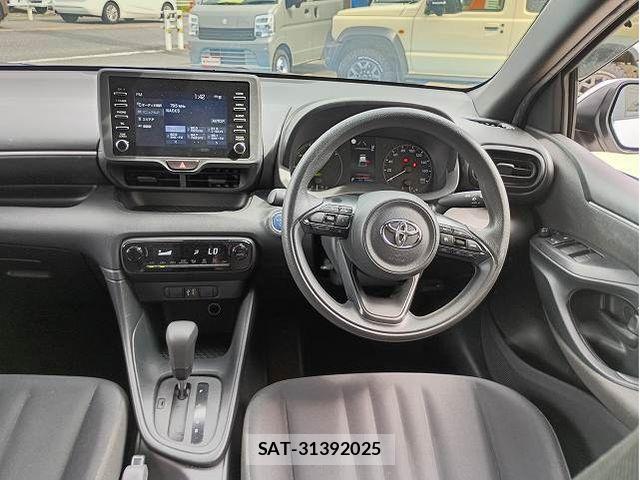 Toyota YARIS 2021-08 8662677-2