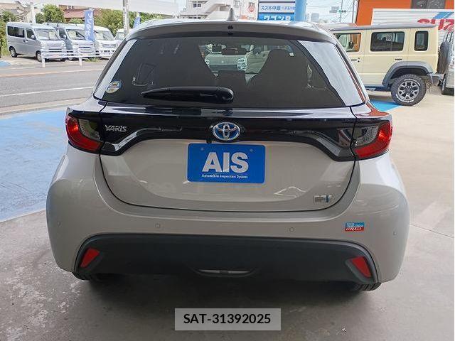 Toyota YARIS 2021-08 8662677-5
