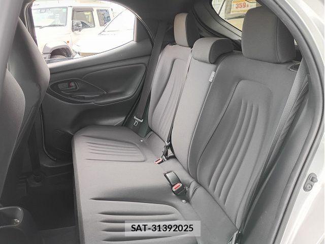 Toyota YARIS 2021-08 8662677-7