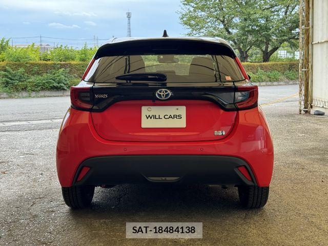 Toyota YARIS 2021-04 8662678-18