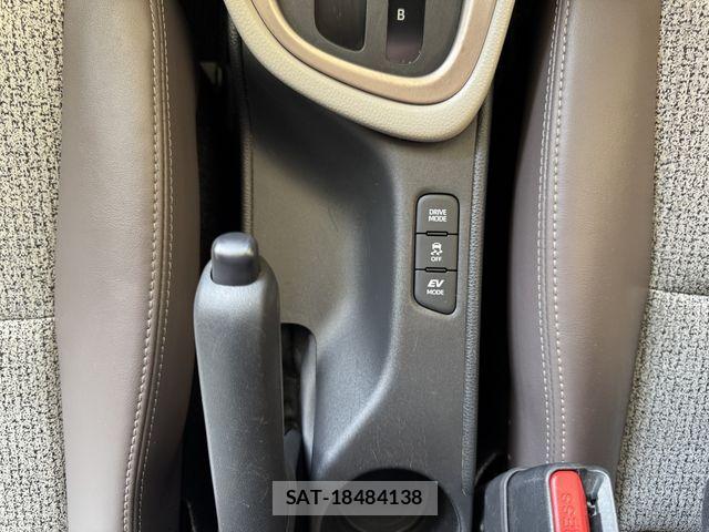 Toyota YARIS 2021-04 8662678-22