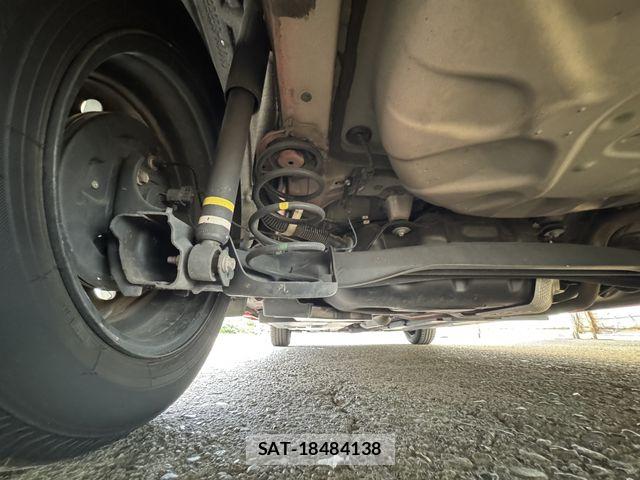 Toyota YARIS 2021-04 8662678-26