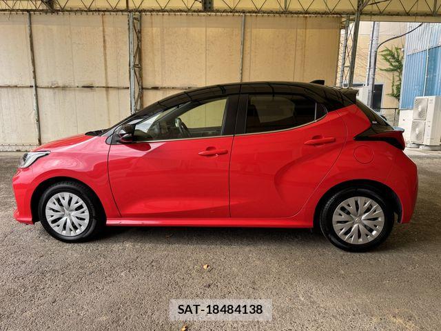 Toyota YARIS 2021-04 8662678-4