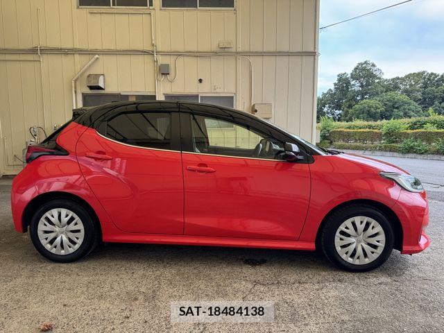 Toyota YARIS 2021-04 8662678-5