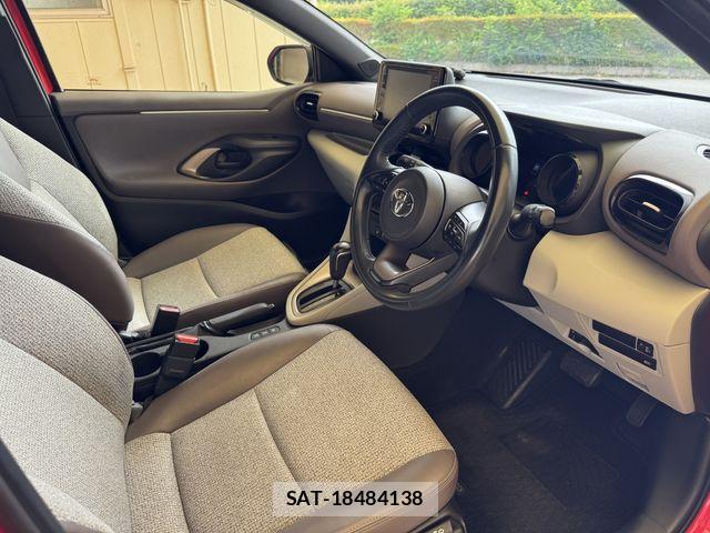 Toyota YARIS 2021-04 8662678-7