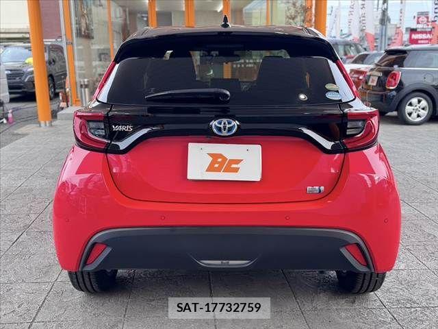 Toyota YARIS 2020-09 8747126-13