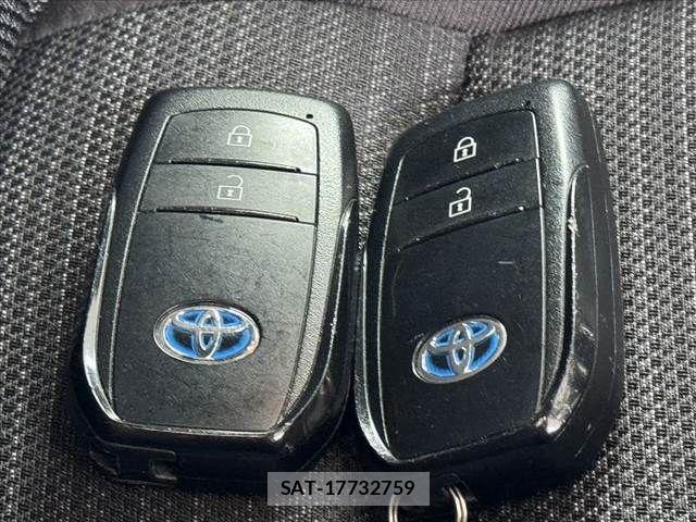 Toyota YARIS 2020-09 8747126-27