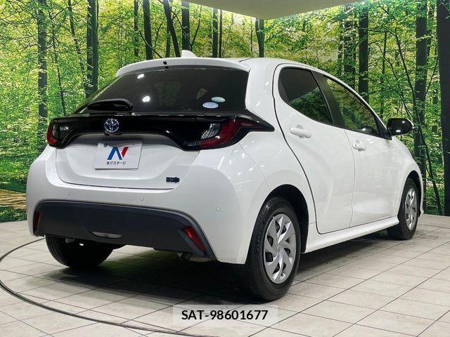 Toyota YARIS 2021-01 8747131-16