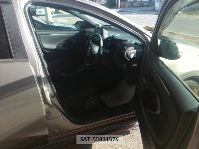 Toyota YARIS 2020-06 8747124-1