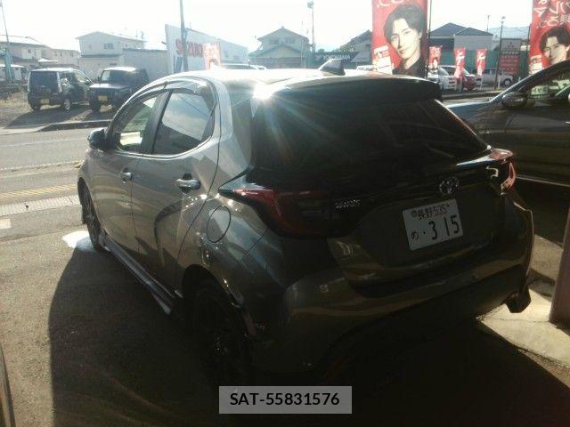 Toyota YARIS 2020-06 8747124-2