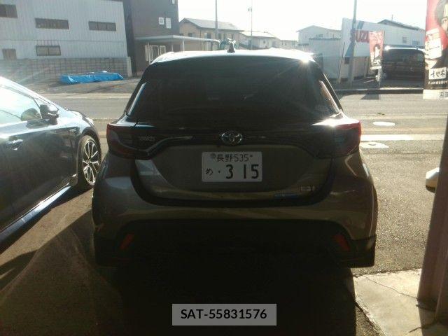 Toyota YARIS 2020-06 8747124-6