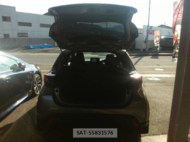 Toyota YARIS 2020-06 8747124-7