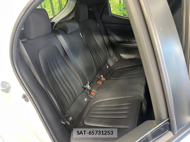 Toyota YARIS 2023-07 8747127-9