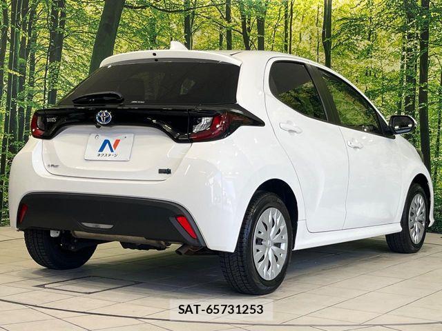 Toyota YARIS 2023-07 8747127-17