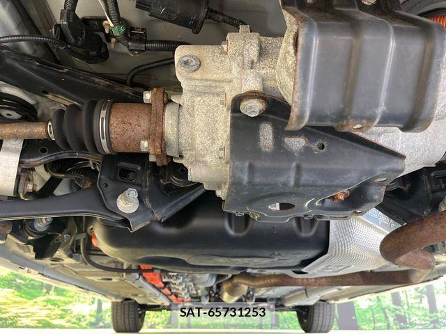 Toyota YARIS 2023-07 8747127-19