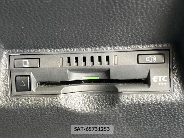 Toyota YARIS 2023-07 8747127-6