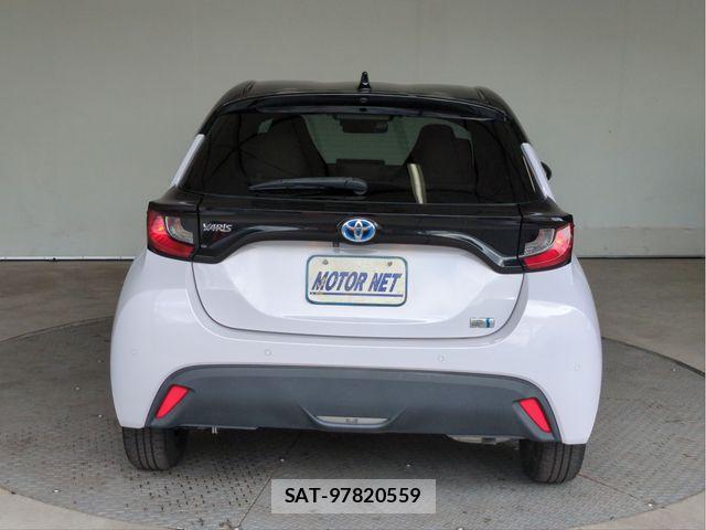 Toyota YARIS 2020-05 8747133-18