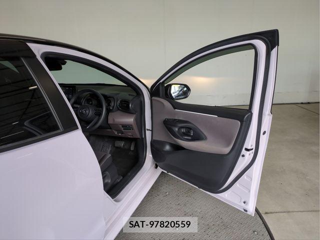 Toyota YARIS 2020-05 8747133-28