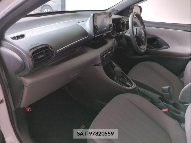 Toyota YARIS 2020-05 8747133-2