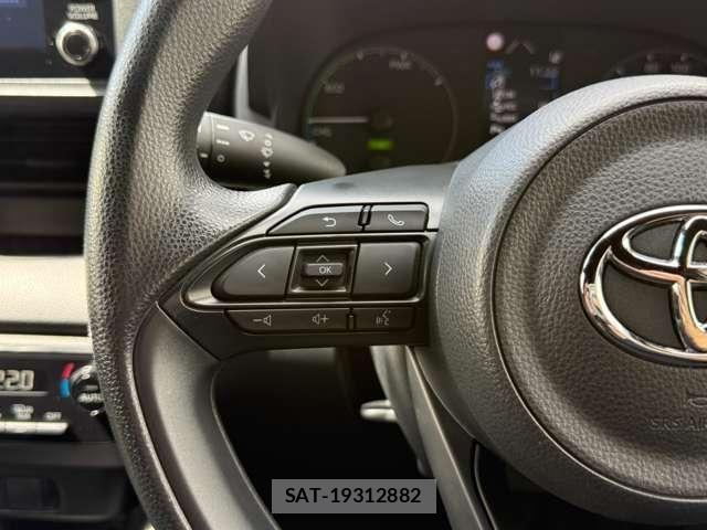 Toyota YARIS 2021-02 8832709-13
