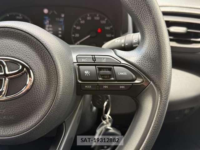 Toyota YARIS 2021-02 8832709-14