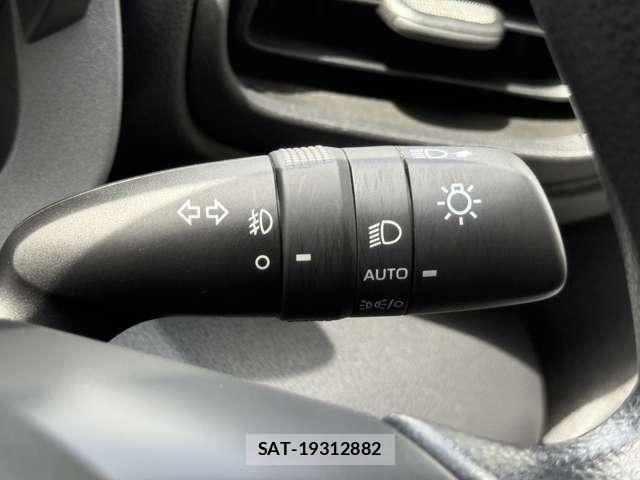 Toyota YARIS 2021-02 8832709-16