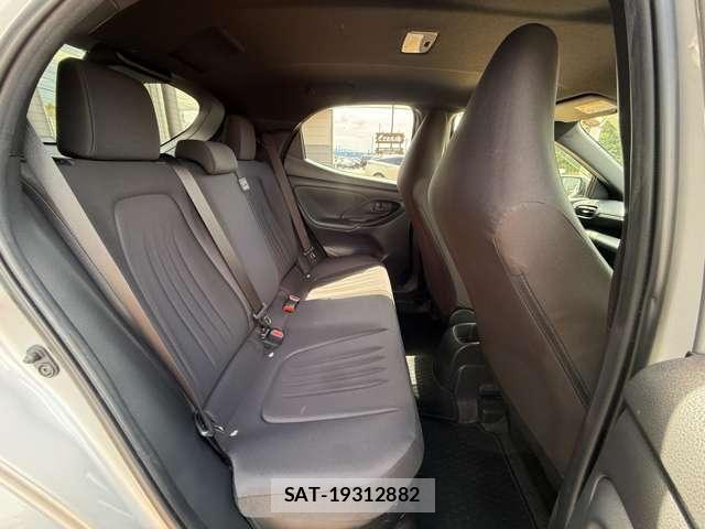 Toyota YARIS 2021-02 8832709-26