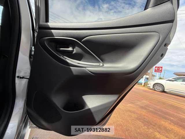 Toyota YARIS 2021-02 8832709-28