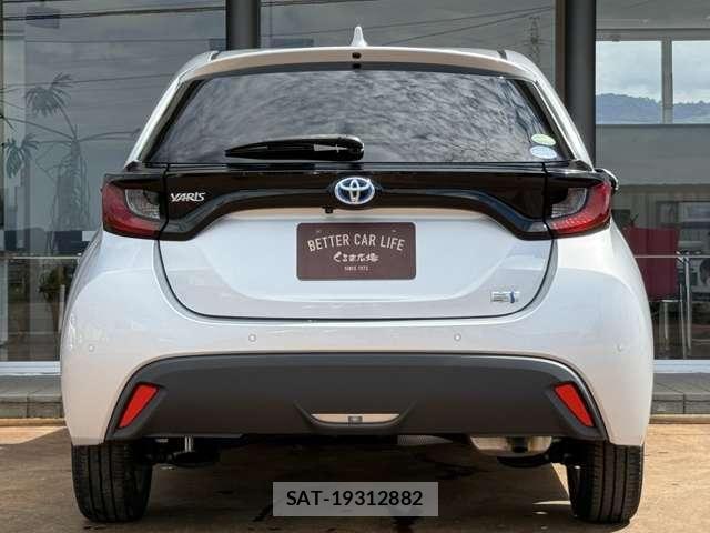 Toyota YARIS 2021-02 8832709-2