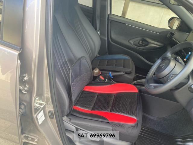 Toyota YARIS 2024-07 8832706-5