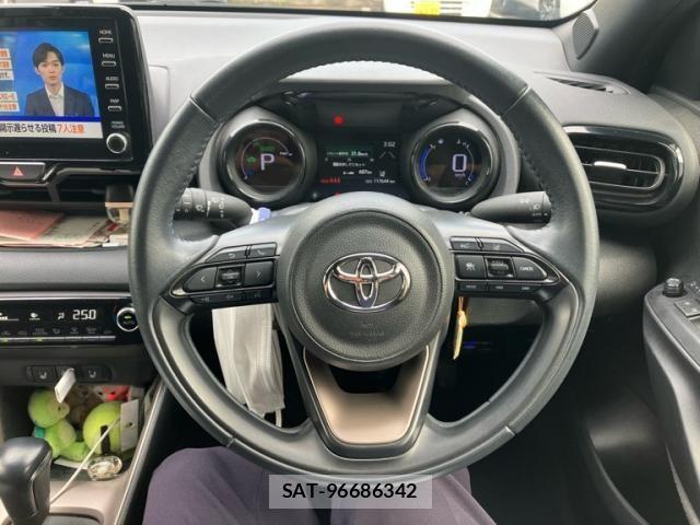 Toyota YARIS 2021-03 8832711-10