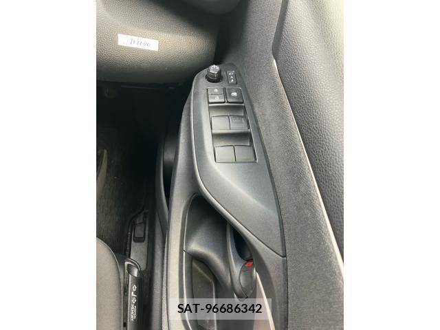 Toyota YARIS 2021-03 8832711-8