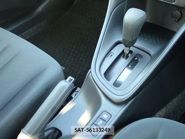 Toyota YARIS 2021-07 8832710-11