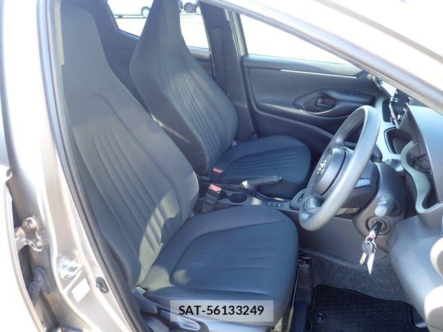 Toyota YARIS 2021-07 8832710-17