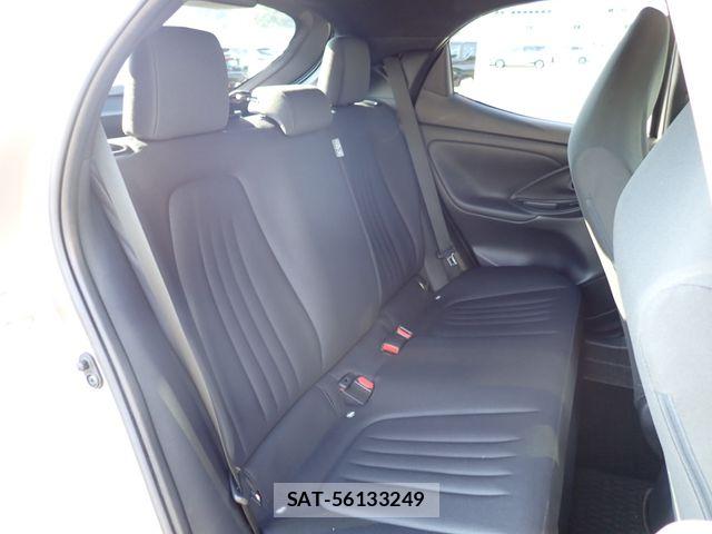 Toyota YARIS 2021-07 8832710-18