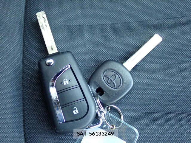 Toyota YARIS 2021-07 8832710-22