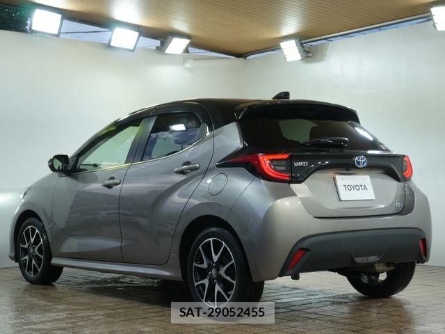 Toyota YARIS 2020-05 8851221-17