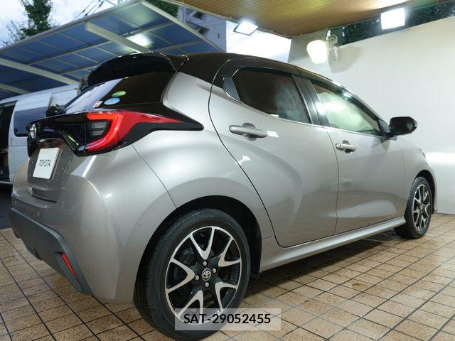 Toyota YARIS 2020-05 8851221-18