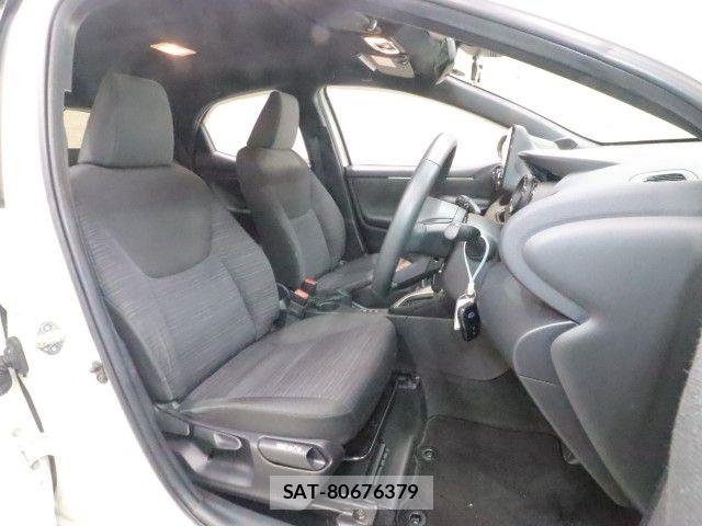 Toyota YARIS 2021-01 8883170-3