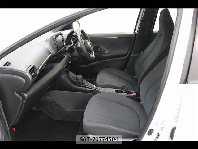 Toyota YARIS 2023-08 8883169-11