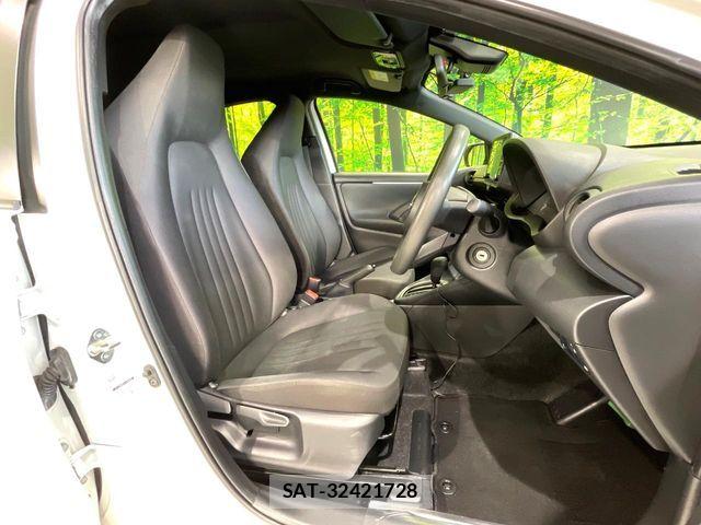 Toyota YARIS 2021-08 8883171-7
