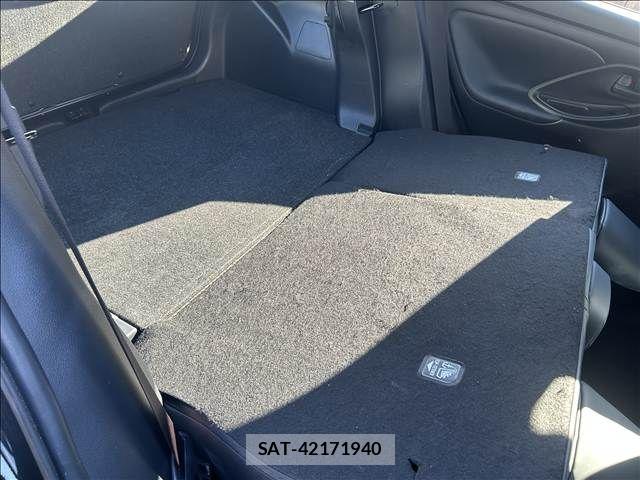 Toyota YARIS 2024-06 8883168-9