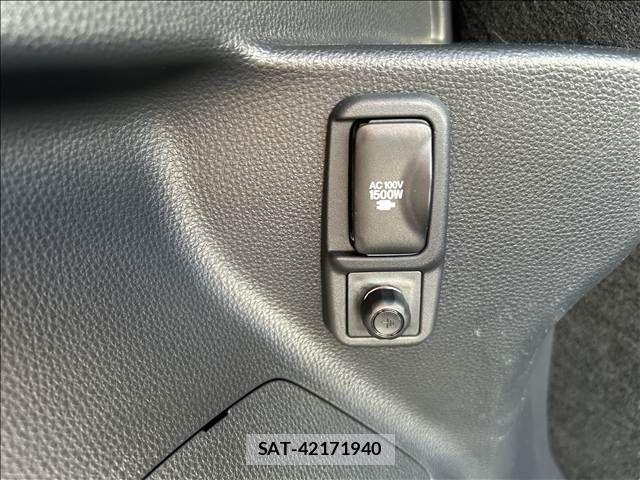 Toyota YARIS 2024-06 8883168-7