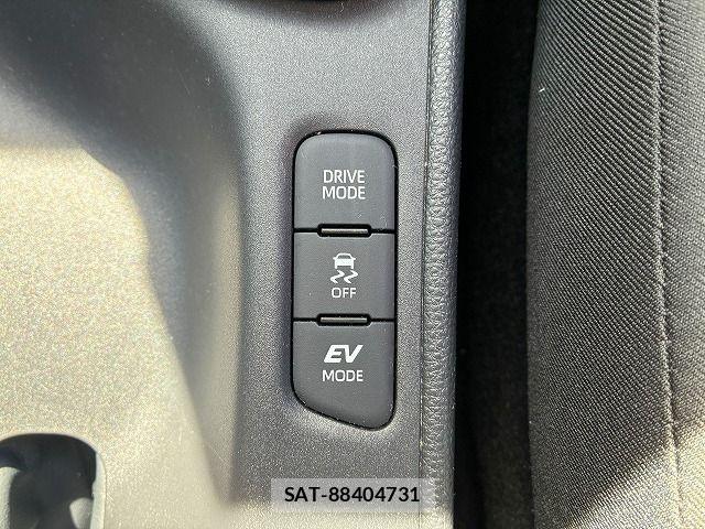 Toyota YARIS 2021-03 8883173-18